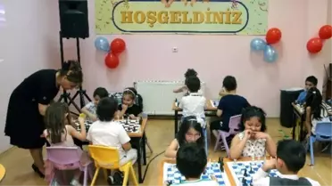 Yenimahalleli Miniklerin Satranç Heyecanı