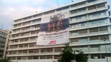 Atina'da Göstericiler Maliye Bakanlığını İşgal Etti