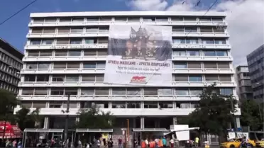 Göstericiler Maliye Bakanlığını İşgal Etti