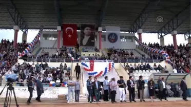 Kerim Dede 58 Yaşında Üniversite Mezunu Oldu