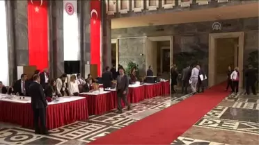 Milletvekilleri Kayıt Yaptırıyor