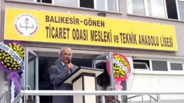 Gönen'deki Teknik Lisede Mezuniyet Sevinci