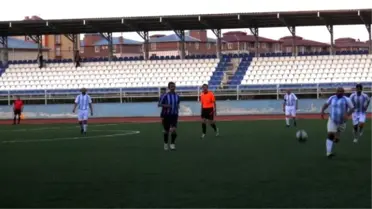 Kars'ta Kurumlar Arası Futbol Turnuvası'nde Nefesler Tutuldu