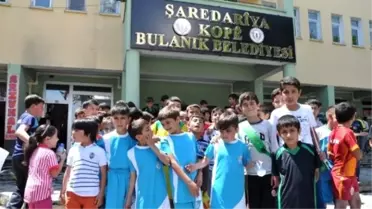 07-13 Yaş Futbol Turnuvası Coşkuyla Başladı