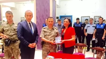 Iğdır İl Emniyetinde 'Maktul' İsimli Romanın İmza Günü
