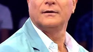 Mehmet Ali Erbil Konuklarının Kulisine Çıplak Girdi