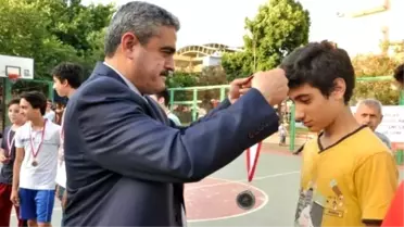 Minik Sincaplar Madalyalarını Başkan Alıcık'tan Aldı