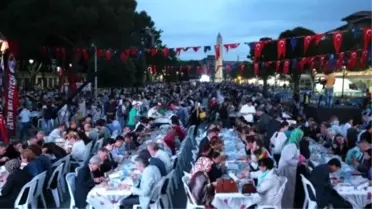 Sultanahmet Meydanı'nda 12 Bin Kişilik Dev İftar Buluşması