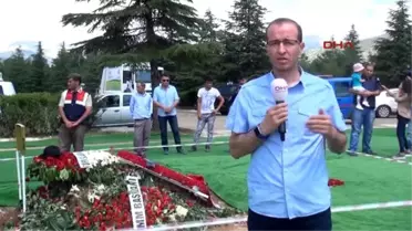 Demirel'in Mezarına 'Babalar Günü' Ziyareti