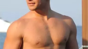 Çağatay Ulusoy Dizinin Ardından Marmaris'te Sobelendi