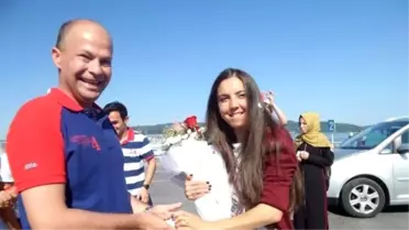 Feribot İskelesi'nde Sürpriz Evlilik Teklifi