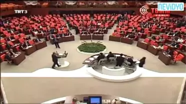 Oruçlu Olduğunu Unutan Vekil Su İçmeye Kalkınca...
