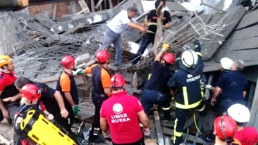 Bursa'da İnşaat Göçtü: 2 Yaralı