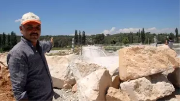 Tehlike Saçan Köprü Trafiğe Kapatıldı