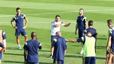 Fenerbahçe, Yeni Sezon Hazırlıklarını Sürdürüyor