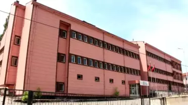 1 Milyon 300 Bin Liraya Onarılan Okula Yıkım Kararı