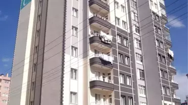 Çin Zulmüne Karşı Bina Tepkisi