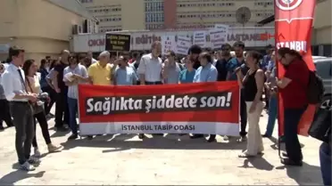 Hastane Önünde 'Doktora Dayak' Eylemi