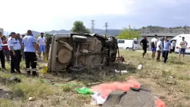 Düğün Alışverişi Dönüşü Kaza: 6 Yaralı