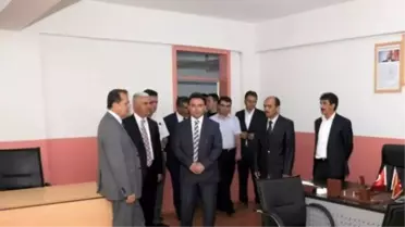 Vali Taşyapan Teog İl Birincisi Yavuz Selim Ortaokulu'nu Ziyaret Etti