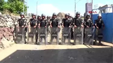 Minik Enes'in El ve Ayakları Kablo ile Bağlıydı
