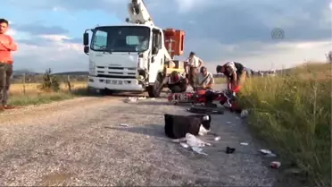 Tedaş Aracı Motosikletle Çarpıştı: 2 Ölü, 1 Yaralı