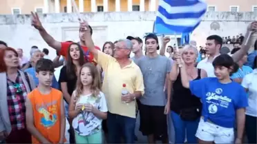 Atina'da 'Evet' Taraftarlarının Gösterisi
