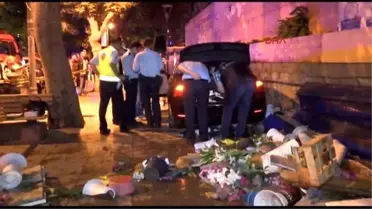 Kontrolden Çıkan Otomobil Yol Kenarındaki Çiçekçiye Çarptı: 1 Ölü