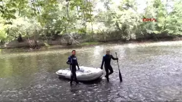 Otomobiliyle Dereye Uçan Polis, Arkadaşını Kurtarmak İsterken Öldü