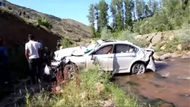 Otomobil Dereye Devrildi: 2 Ölü, 4 Yaralı