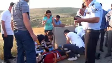 Çubuk'ta Bariyere Çarpan Otomobil İkiye Bölündü: 1 Yaralı