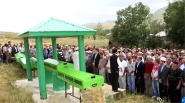 Erzurum'da Kazada Ölen 5 Kişi Toprağa Verildi