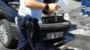 Otomobil ile Kamyon Çarpıştı: 2 Ölü, 2 Yaralı