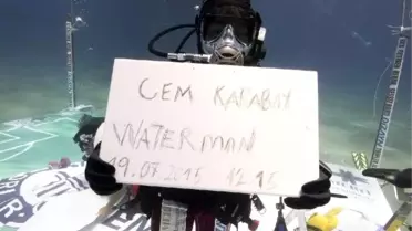 Cem Karabay ile Kürşad Tüzmen Sualtında Tavla Oynadı
