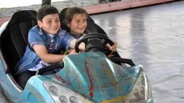 Sevgi Evleri'nde Kalan Çocuklar Lunaparkta Eğlendi