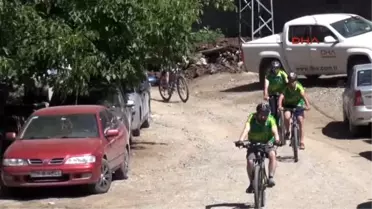 Erzurum - Köye Dönen Kızların Saçlarında Çiçekler Açtı