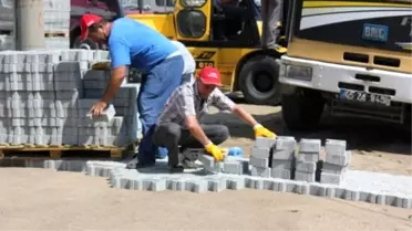 Turgutlu'da Yol Çalışmaları Devam Ediyor