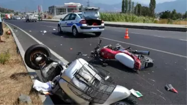 Motosikletler Çarpıştı Sürücüler Öldü