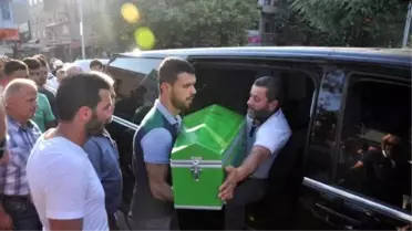 Sofuoğlu 4 Aylık Oğlu Hamza'yı Gözyaşlarıyla Toprağa Verdi