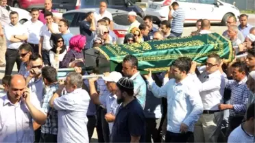Kazada Hayatını Kaybeden Kan Merkezi Çalışanı Toprağa Verildi
