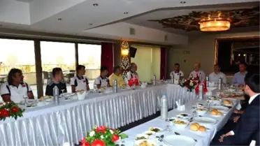 Başkan Kafaoğlu Milli Bisikletçilere Yemek Verdi