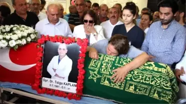 Yalova'da Denizde Boğularak Ölen Doktor İçin Hüzünlü Uğurlama