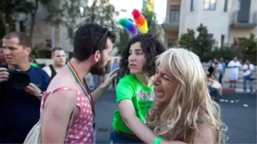 Kudüs'te Eşcinsel Yürüyüşündeki Bıçaklı Saldırı İsrail'i Ayağa Kaldırdı