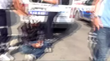 Sopalı-Kürekli 'Kaldırıma Basma' Kavgası: 12 Yaralı