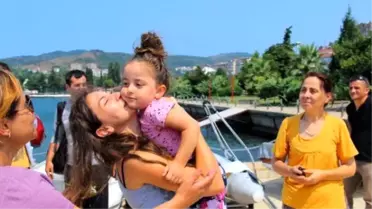 Kayalıklarda Mahsur Kalan 1'i Çocuk, 4 Kişi Kurtarıldı