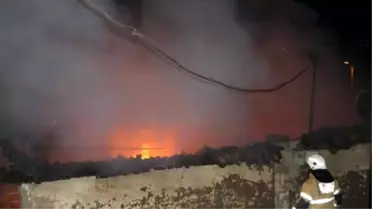 Tek Katlı Ev Yangında Küle Döndü
