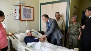 Vali Altıparmak Yaralı Asker ve Polislerimizi Ziyaret Etti