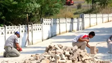 Altıeylül'de Mezarlara Düzenleme
