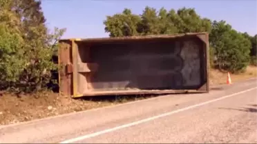 Devrilen Kamyon Yandı: 1 Ölü