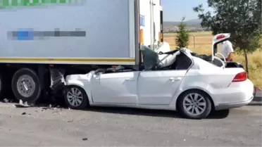 Uşak'ta Trafik Kazası: 2 Ölü